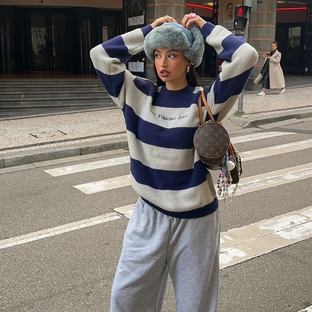 SAN FRANCISCO 1990 ROUND NECKLINE STRIPED SWEATER
